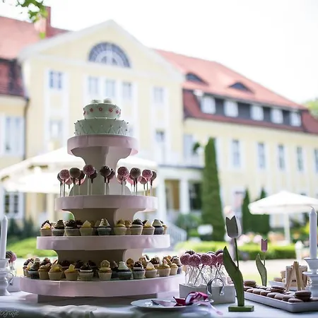 호텔 Parkhotel Schloss Wulkow 4*