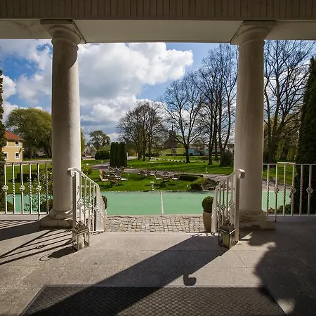 호텔 Parkhotel Schloss Wulkow 4*