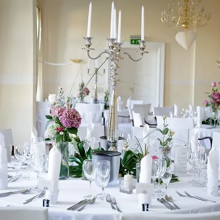 Parkhotel Schloss Wulkow 4* 불코우