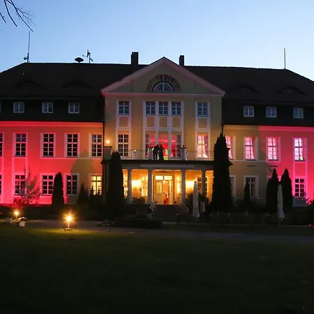Parkhotel Schloss Wulkow 불코우