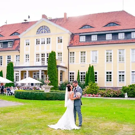 Parkhotel Schloss Wulkow 불코우